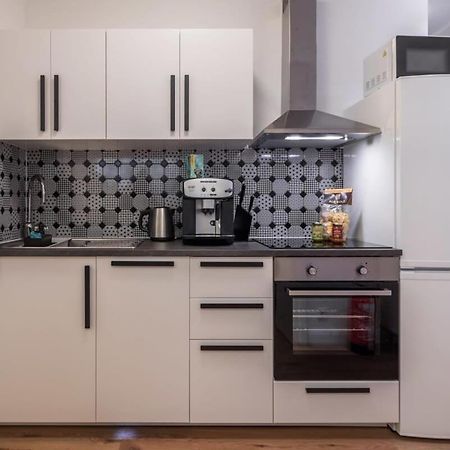 Charming Apartment In Prime Location Hamburg Exterior photo